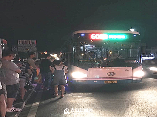 啤酒節公交大數據出爐 增加運營里程4270公里